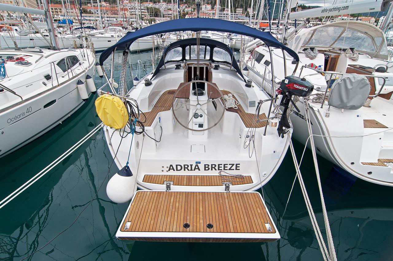 Adria Breeze