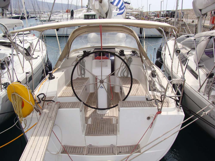 Hanse 325