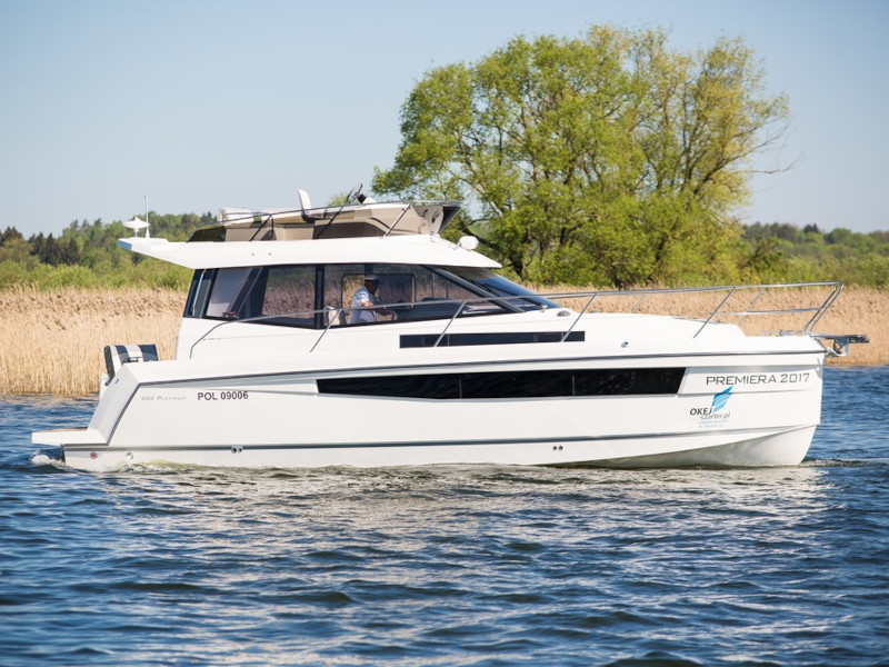 Platinum 989 Flybridge (Premiera)